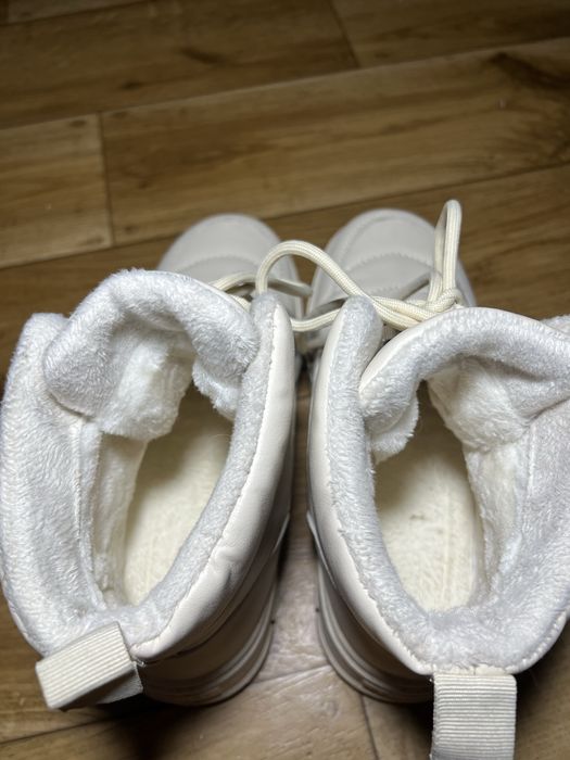 Дівчата, розгружаю шафу! Зимові сапоги, 38 розмір (маломірять на 1)