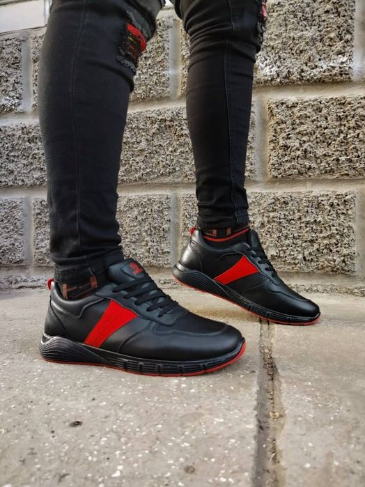 Стильні чоловічі кросівки. В наявності  25,7/26,2/26,7/27,2/ 28см