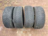 3854. Opony zimowe 235/45/19 Michelin 2022r 6/7mm cena za 4szt