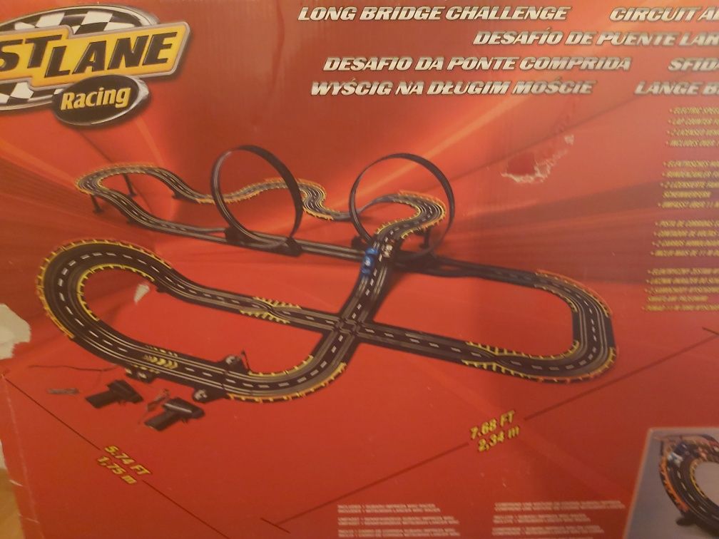 Pista de carros com looping