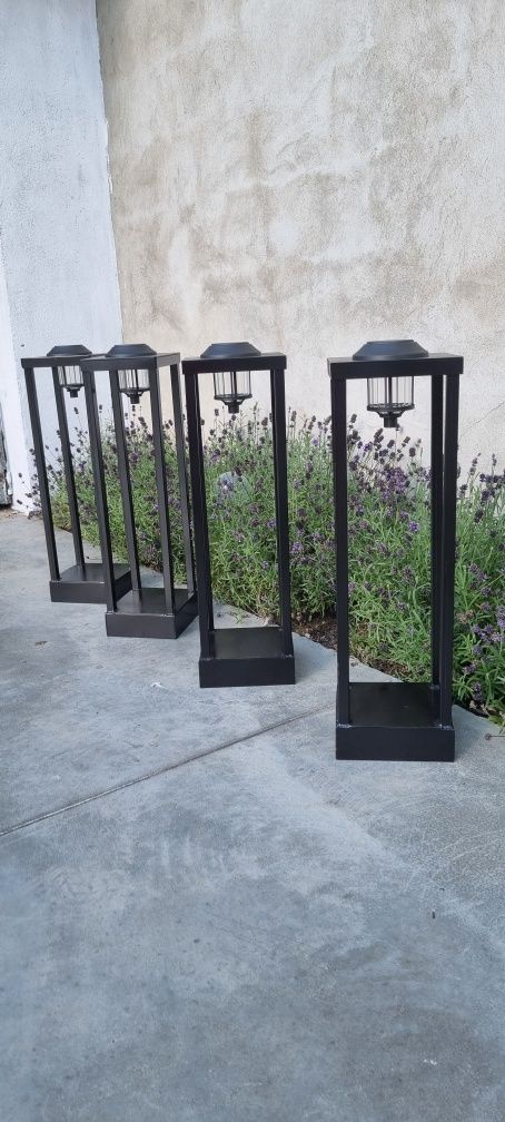 Lampa solarna ogrodowa. Metalowa