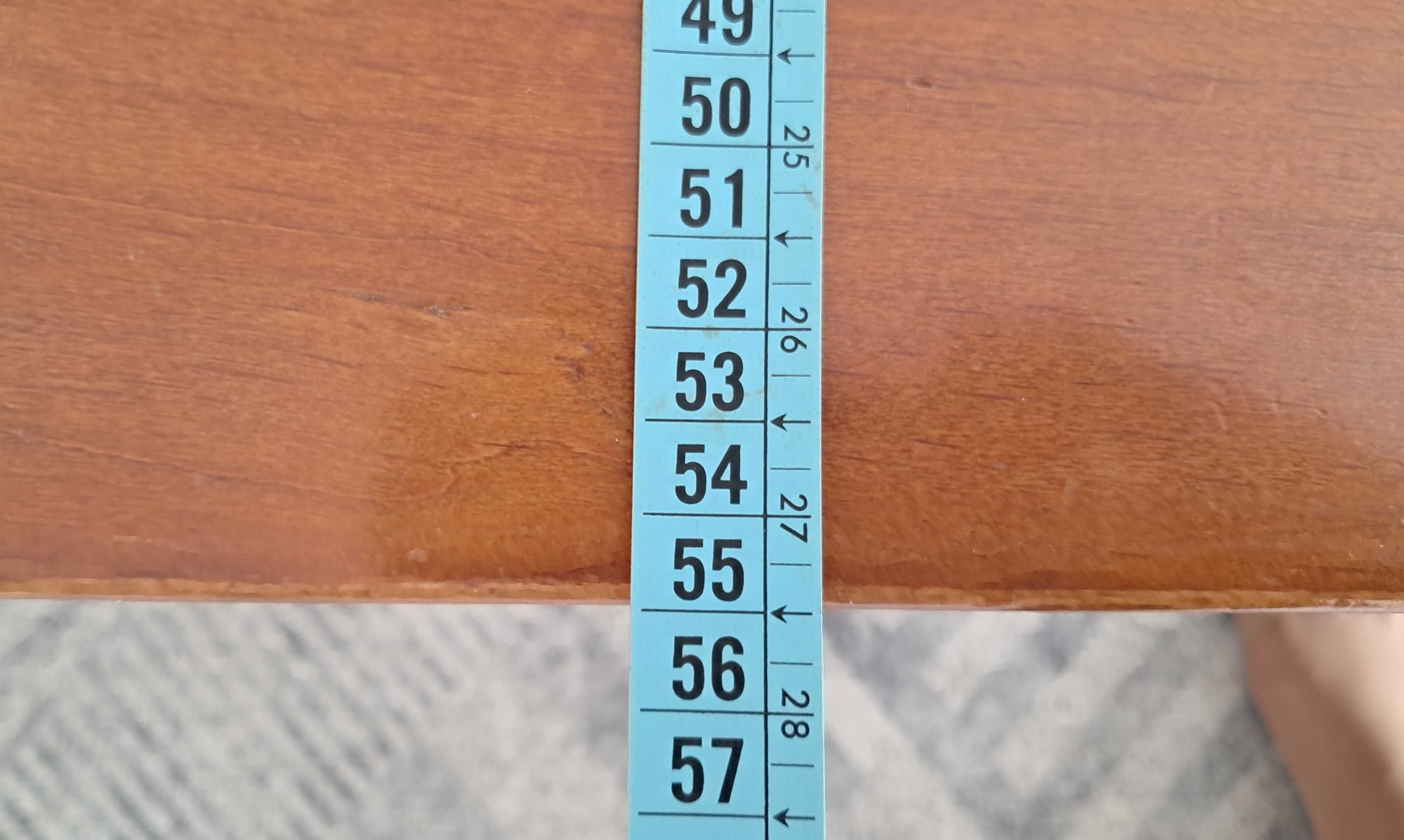 Mesa de centro em cerejeira com gaveta