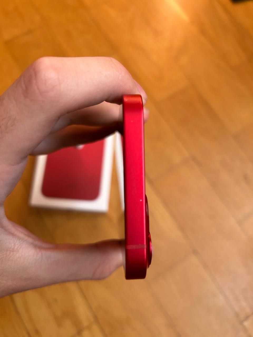 iPhone 13 128 red NEVERLOK