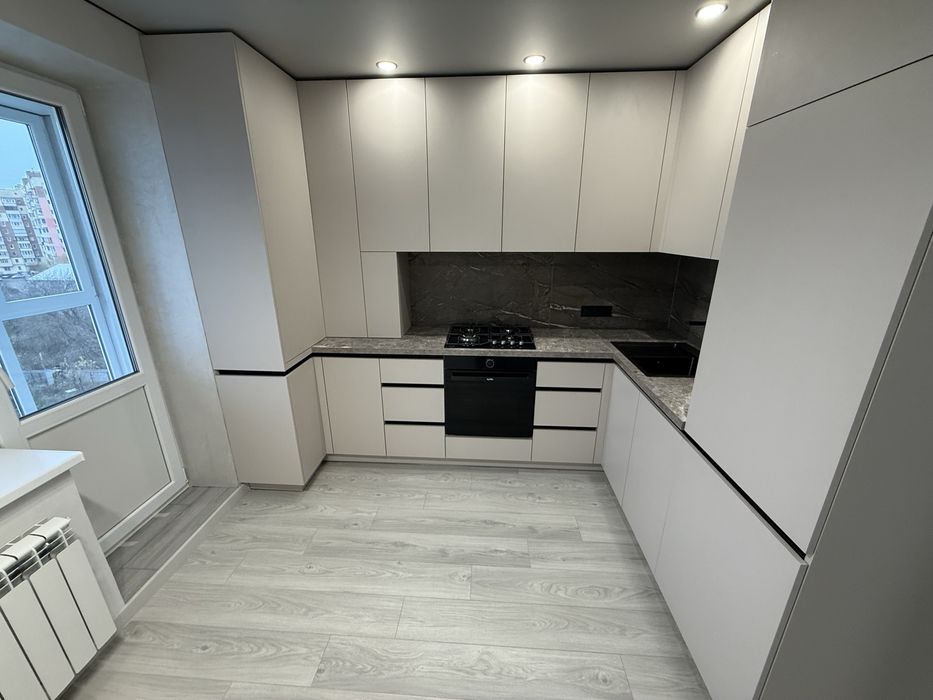 Новий ремонт. Фурманова. Новобудова. Цегла. Не кутова. 42м2