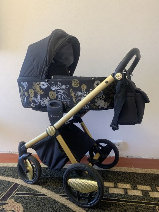 Продам універсальну коляску 2 в 1 Invictus V-Print