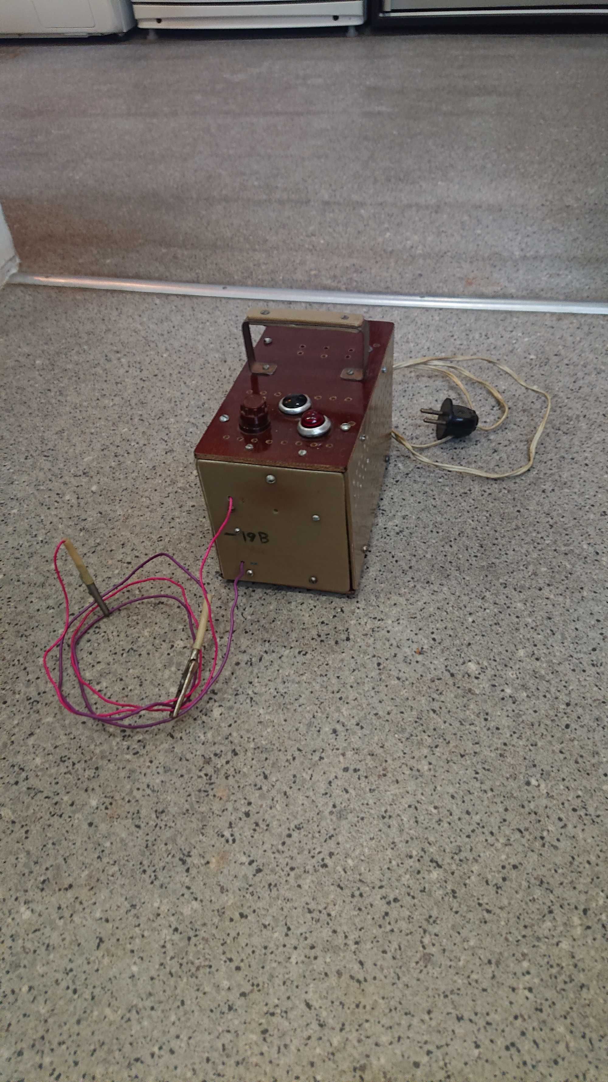 Зарядное устройство (блок питания) DC 19V 1,4А