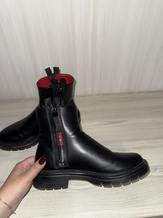 Жіночі ботинки