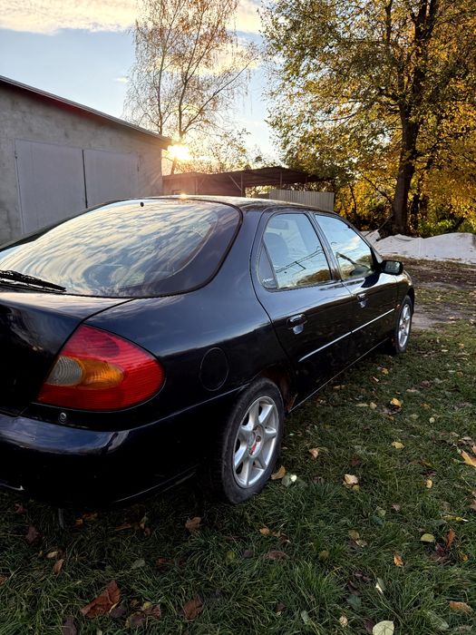 Ford Mondeo 1997 1.8 бензин