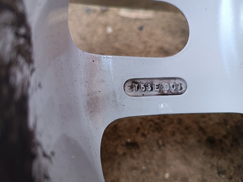 felgi aluminiowe opony zimowe  Land rover discovery 3 7j 17 et53