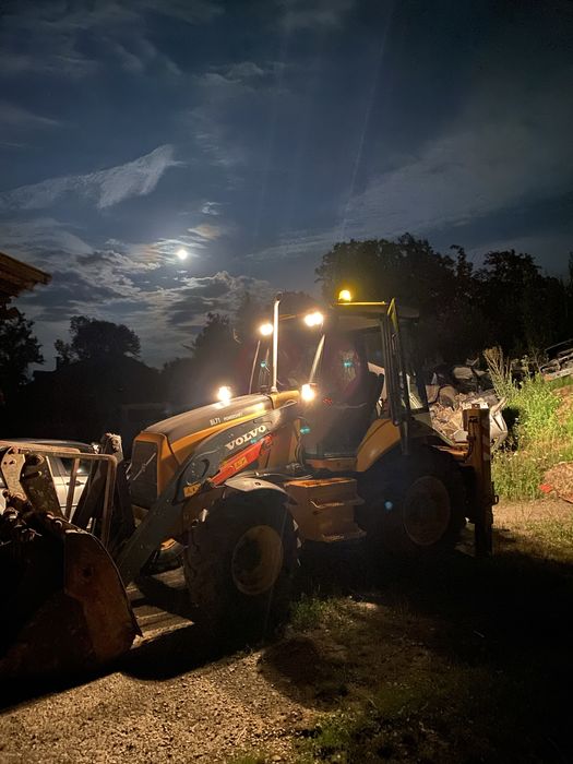 Послуги Ескаваторів 5/9тон трактор та Автокрана 22метра 20 тон