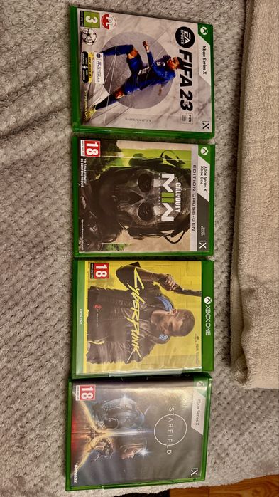 Xbox series X + stacja ładująca + gry. 2 Pady