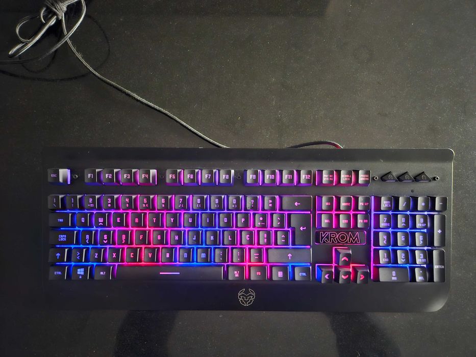 Teclado KROM mecânico