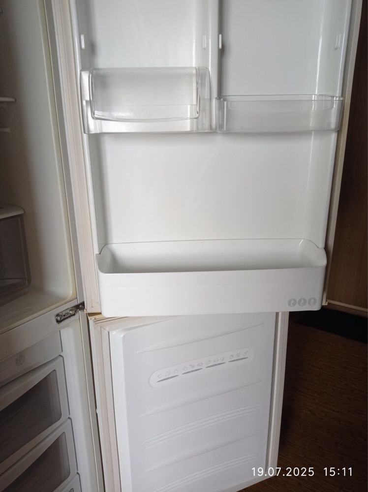 Продам холодильник LG