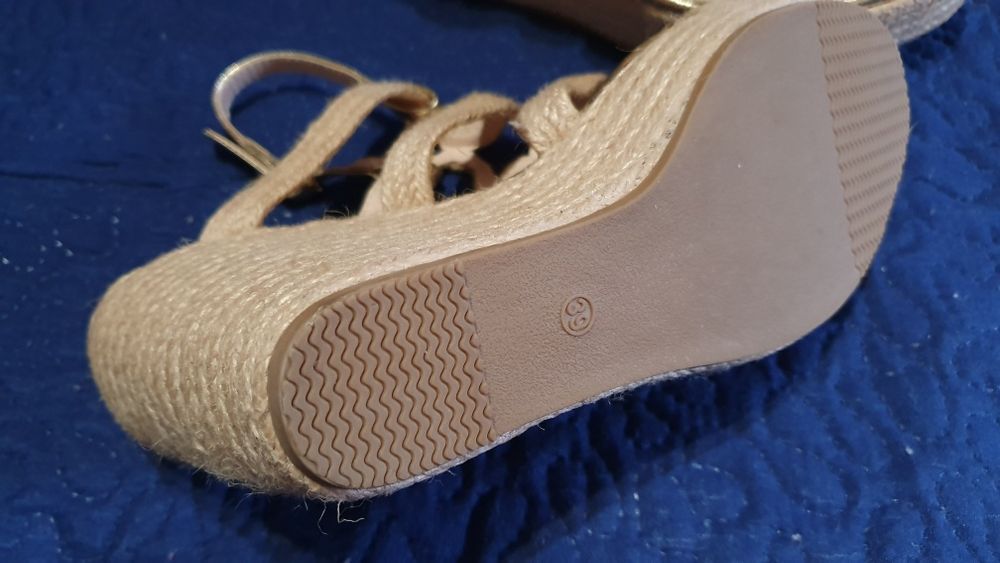 Sandálias de rampa novas