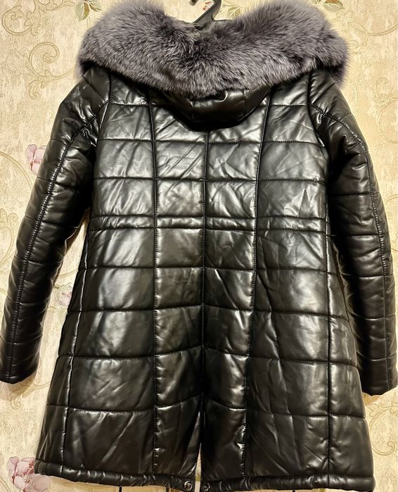Шкіряна куртка з натуральним хутром