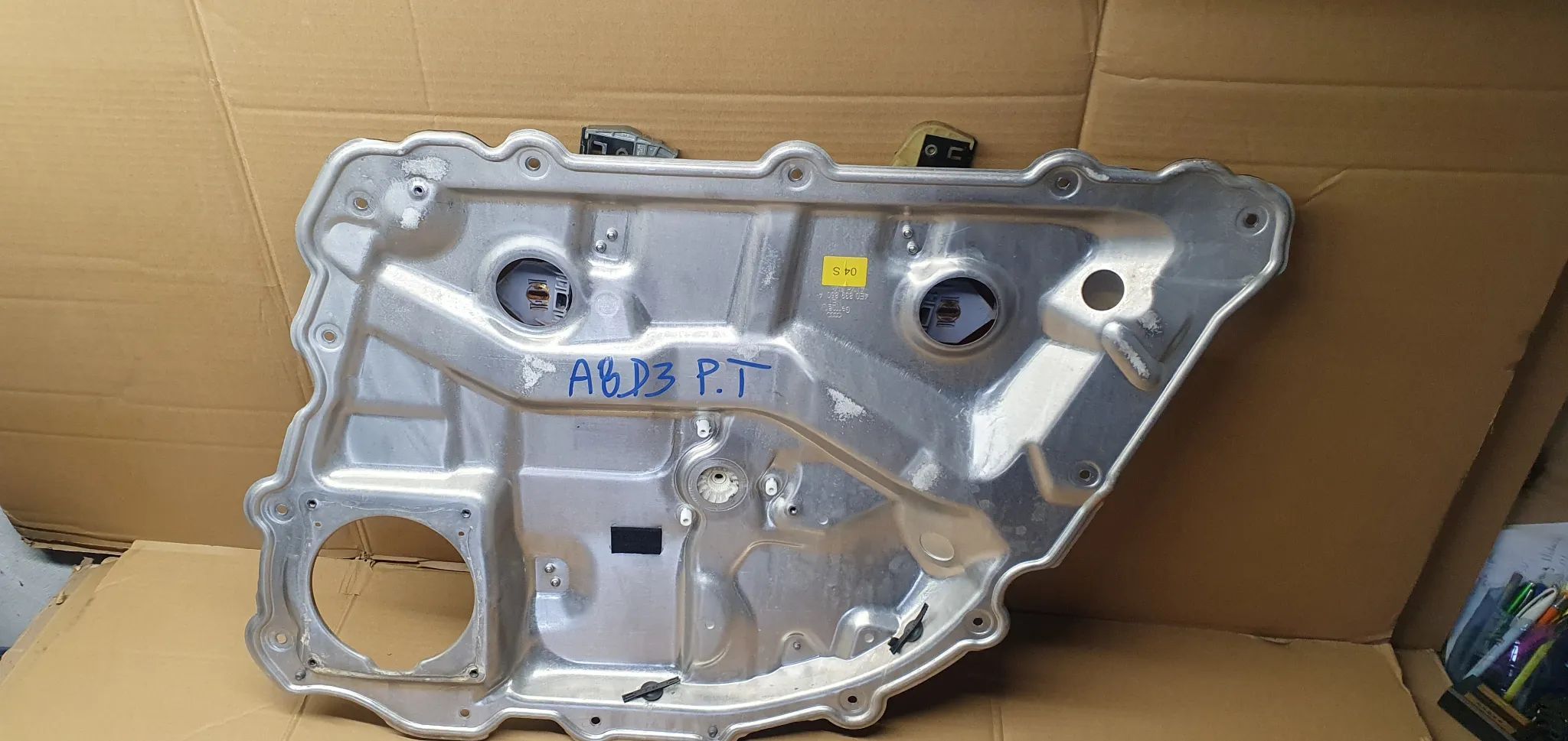 Mechanizm podnośnik szyby prawy tył Audi A8 D3 4E0839850A