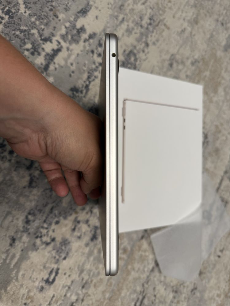 Macbook Air M2 8/256gb