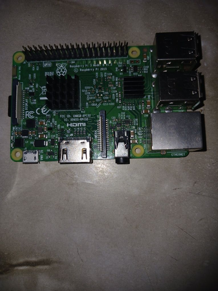 Raspberry PI 3 Model B
CPU - 1.2GHz;
Пам'ять - 1GB LPD