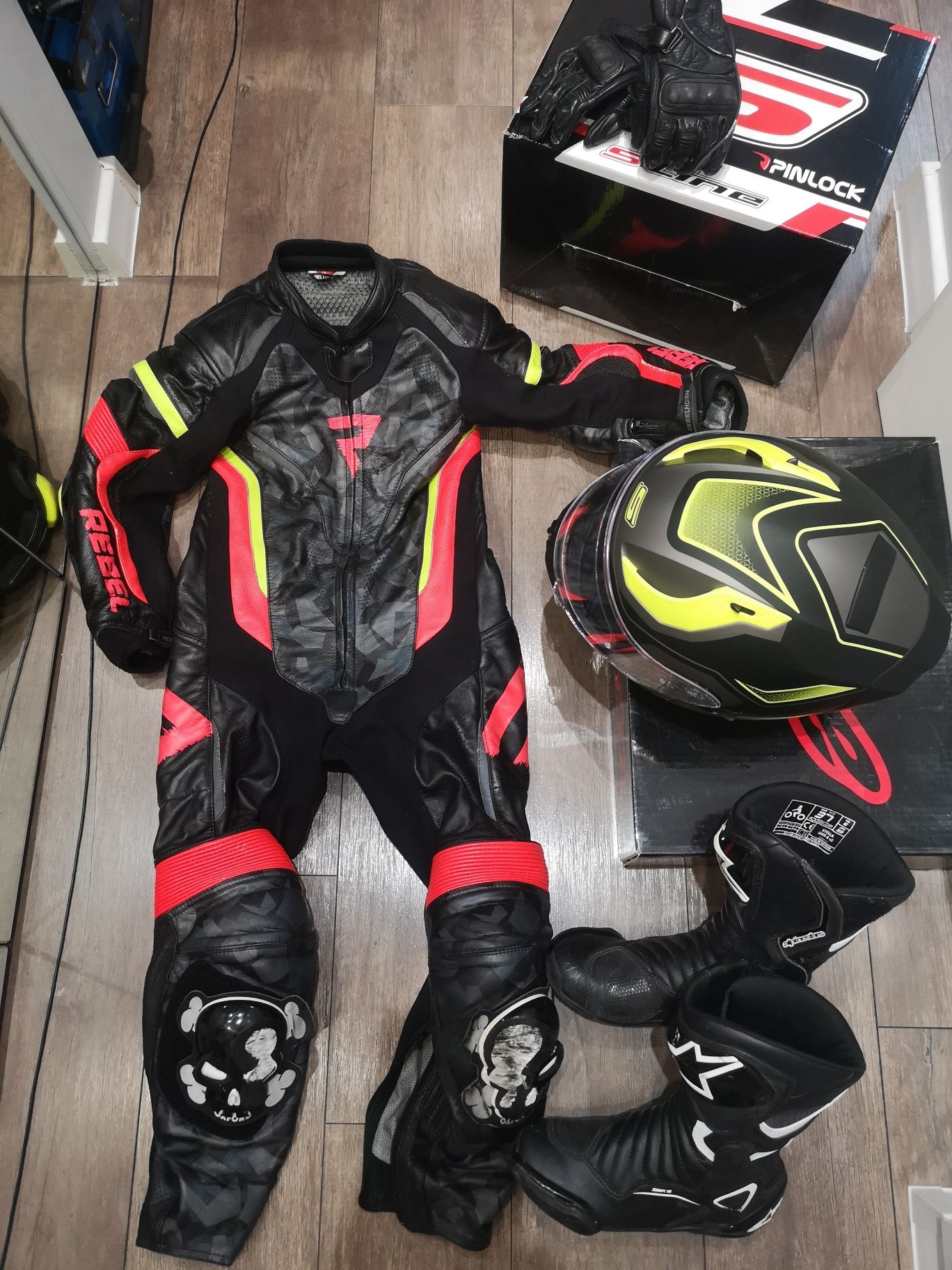 Zestaw motocyklowy kask buty kombinezon rękawice 145-155