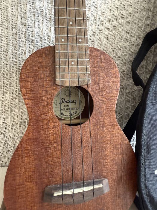 Ukulele Ibanez UKS10