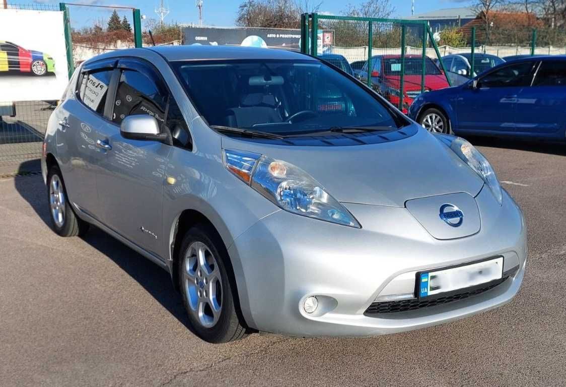 Nissan "Leaf" ze0 2013