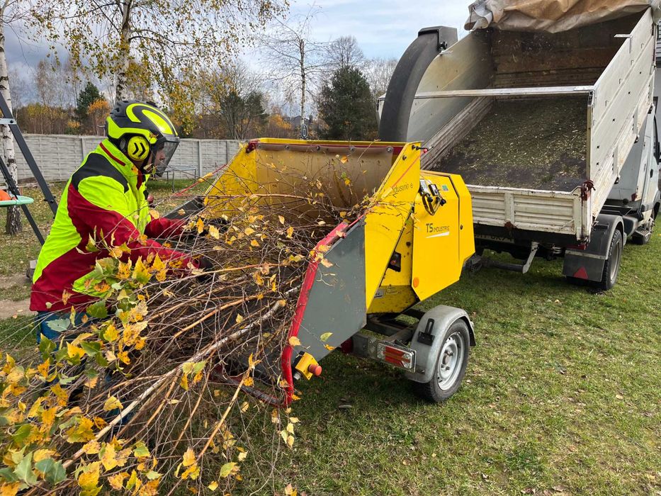 USŁUGI RĘBAKIEM mielenie gałęzi zrębkowanie WYCINKA drzew frezowanie