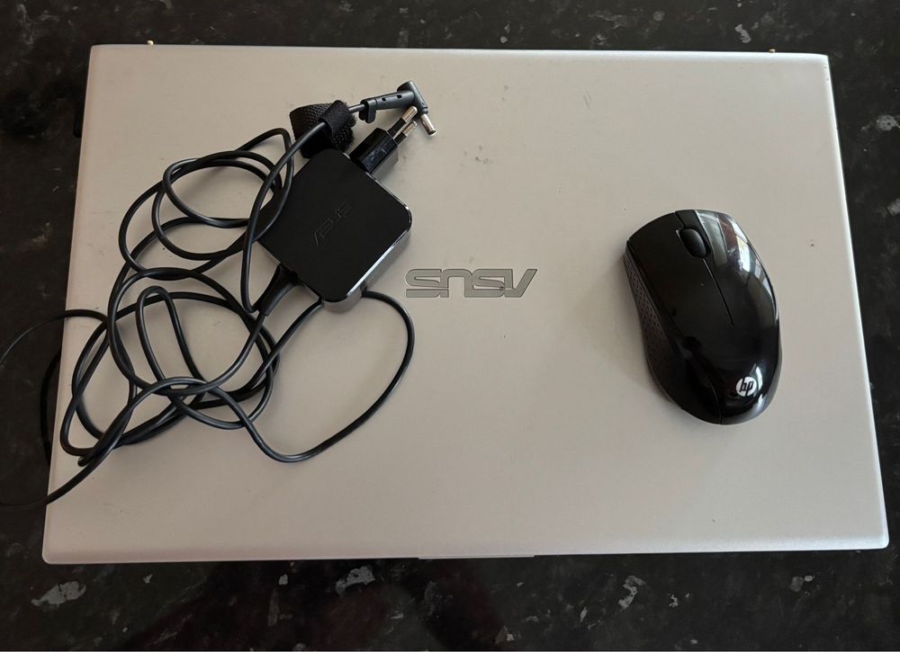 Asus VivoBook em bom estado