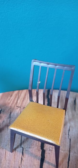 DDR PRL stare mebelki dla lalek - 2 krzesełka vintage