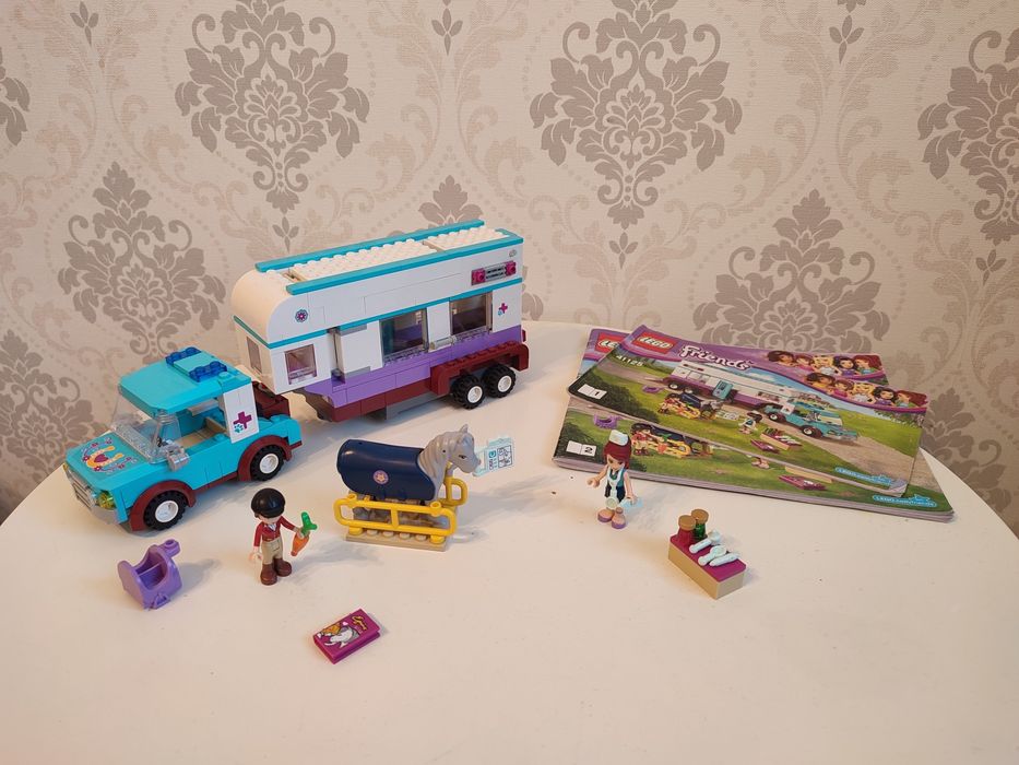 Лего френдс Трейлер для коней 41125 Клуб верхової їзди 41126