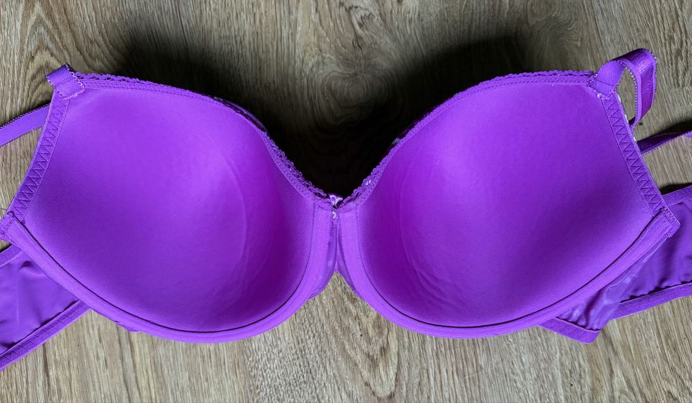 Bezszwowa miseczka 95DD/E biustonosz