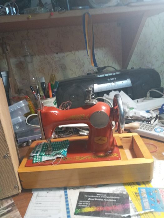 Продам дитячу швейну машинку