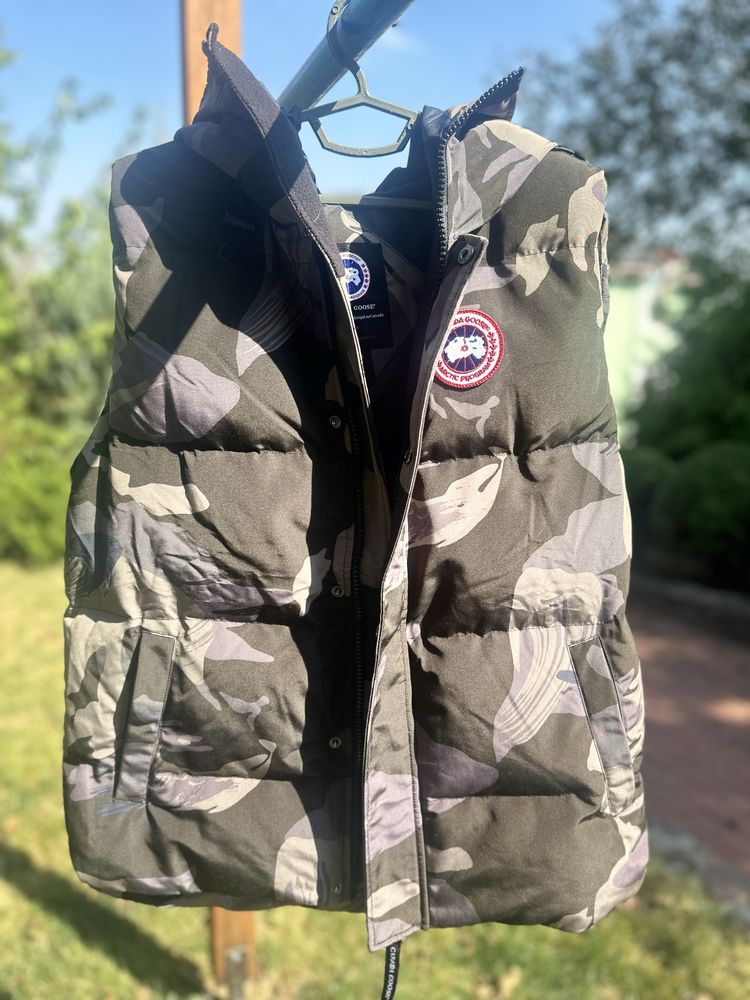 Canada Goose Мужской пуховый жилет  камуфляжной расцветки
