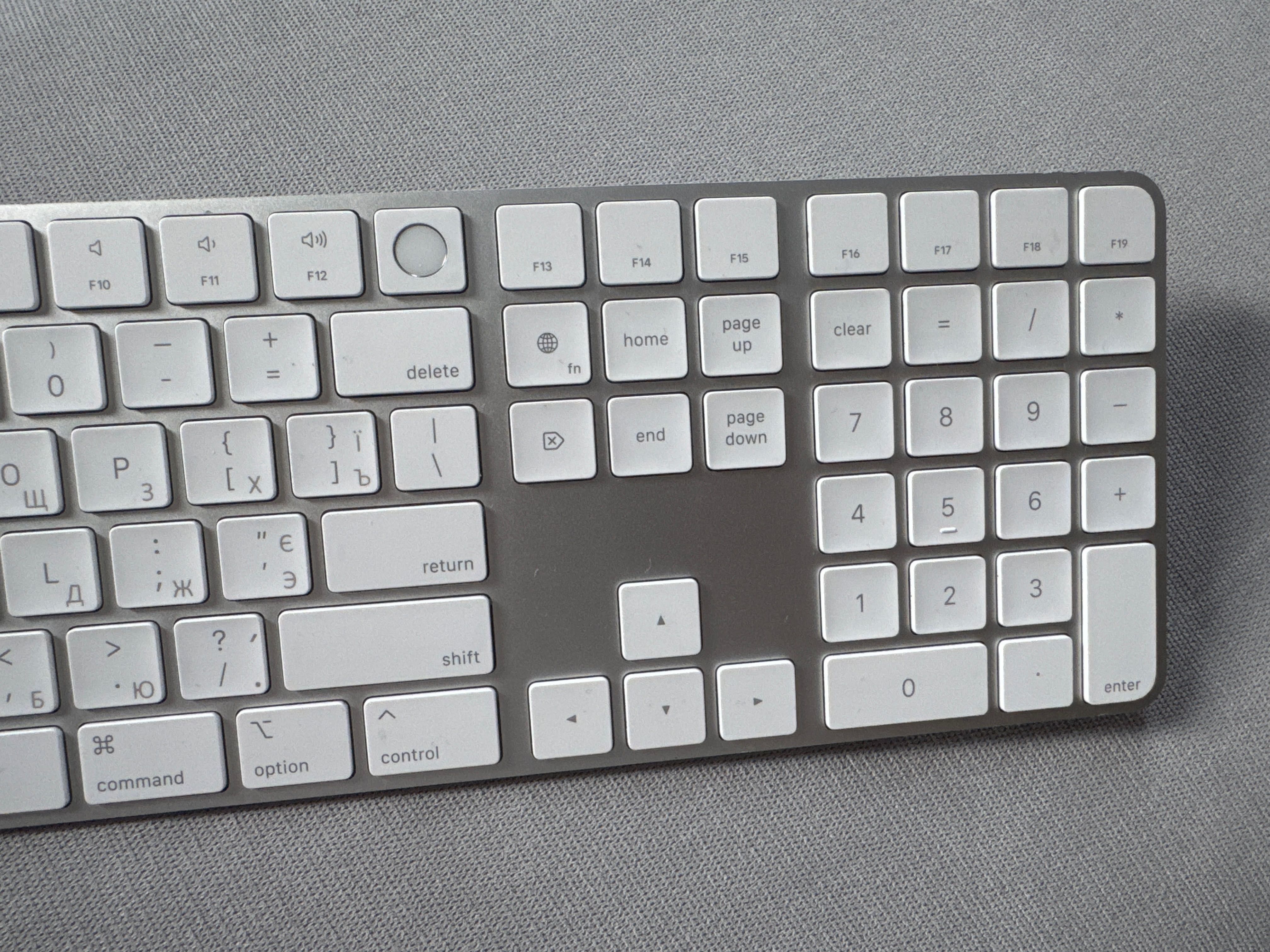 Apple Magic Keyboard with Numeric Pad with Touch ID Lightning