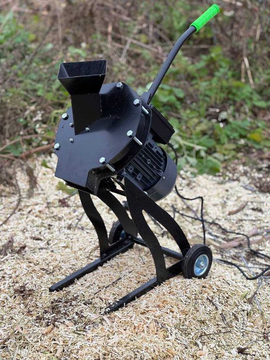 Подрібнювач гілок 3 кВт, 220 В щепоріз щепорез измельчитель для веток