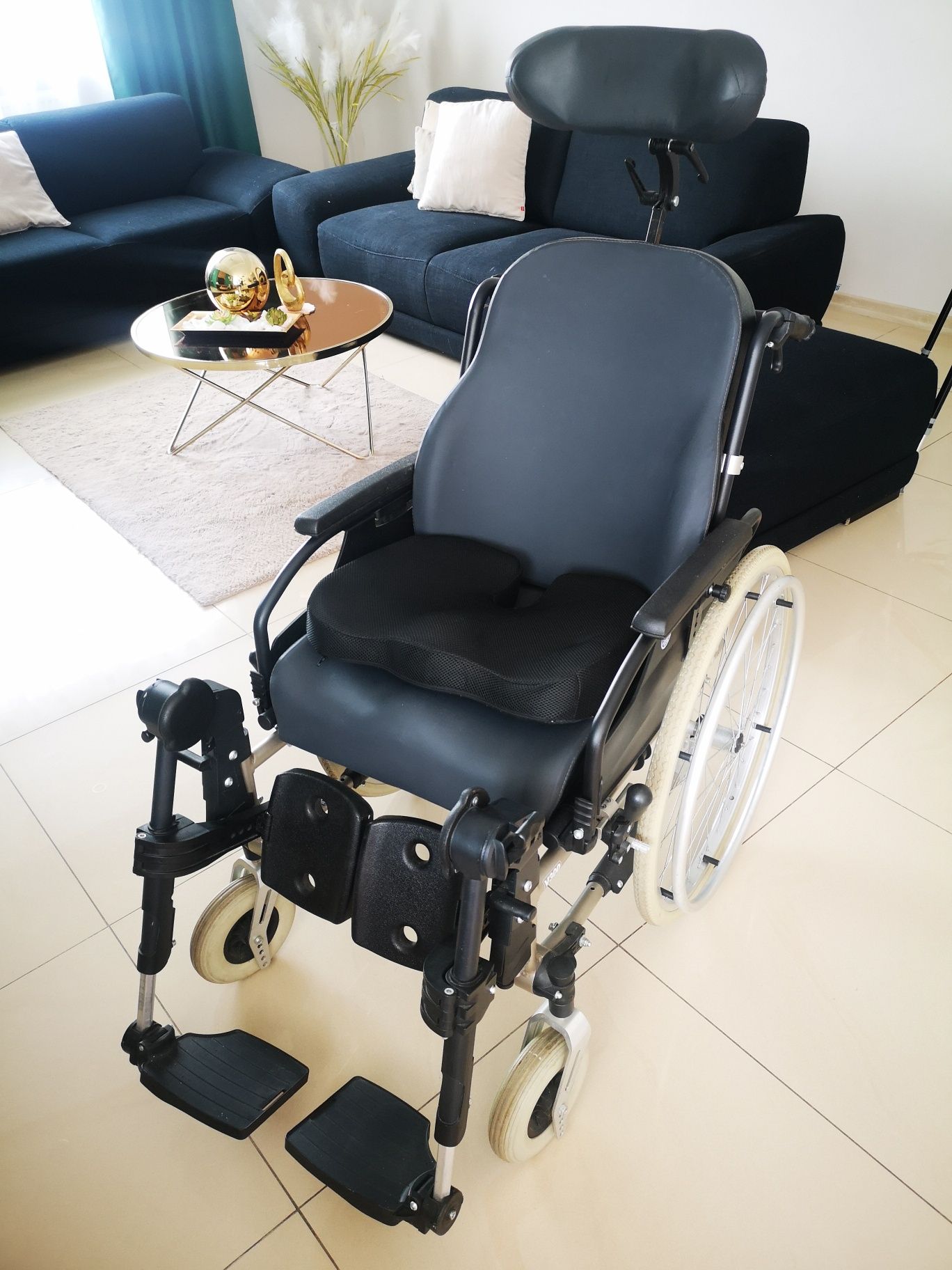 Wózek inwalidzki dla niepełnosprawnych vermeiren V300 30 komfort