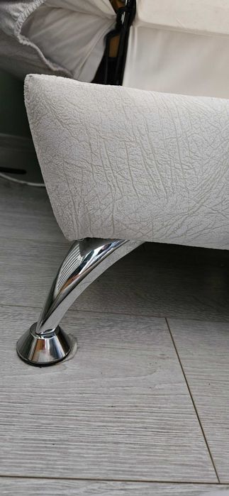 Kanapa sofa jasno szara zadbana skóra