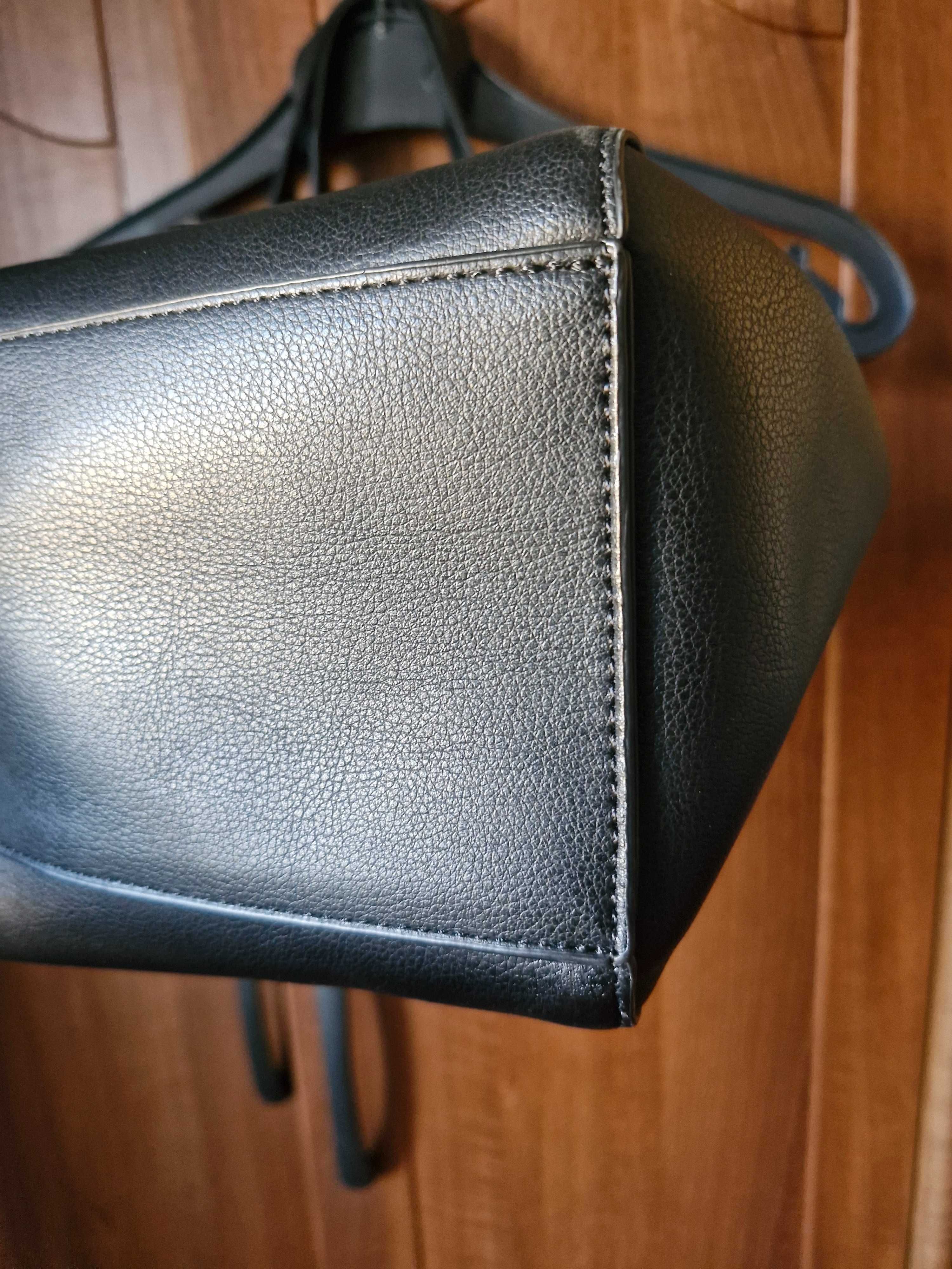 Torebka czarna na ramię shopper Pull&Bear