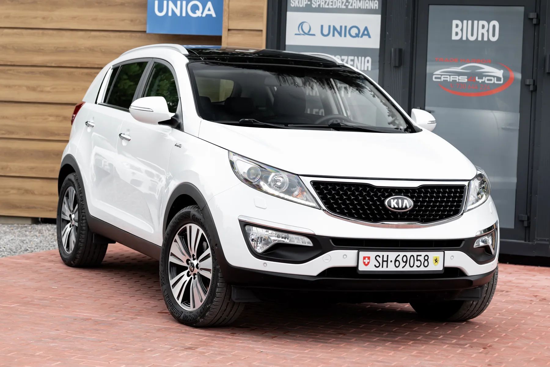 Kia Sportage 2,0 CRDI AWD Xenon Nawigacja Kamera Cofania Panorama Dach Tempomat