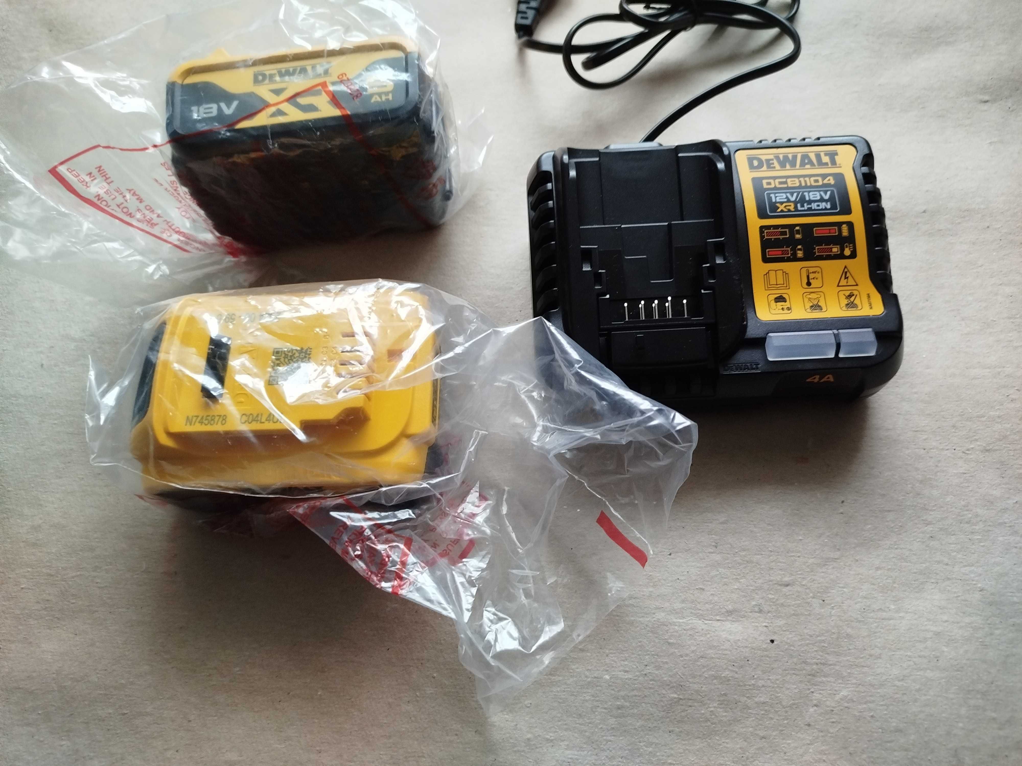 Dewalt 2x5Ah plus ładowarka 2024/nowe