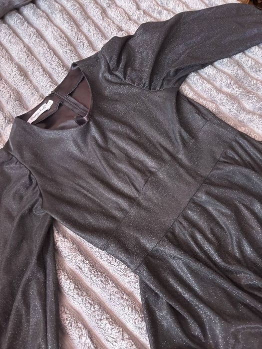 Чорна вечірня сукня