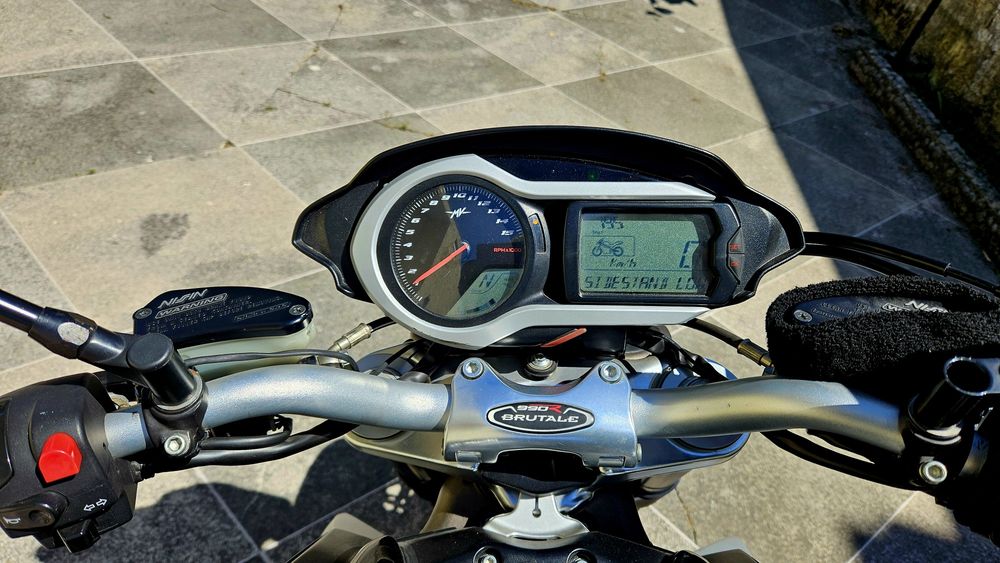 MV Agusta Brutale 990R