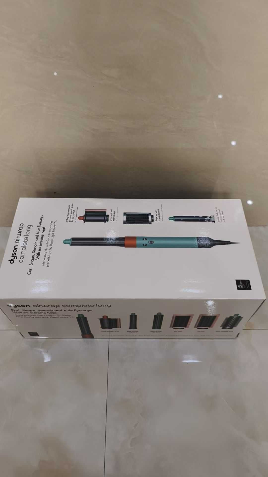D yson Airwrap Multi-Styler Complete HS05