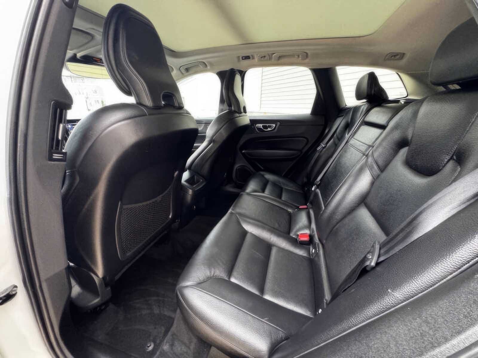 2020 Volvo XC60 T6 Momentum