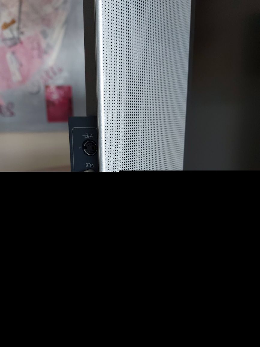 Televisor LCD Sony KLV-26HG2 a funcionar