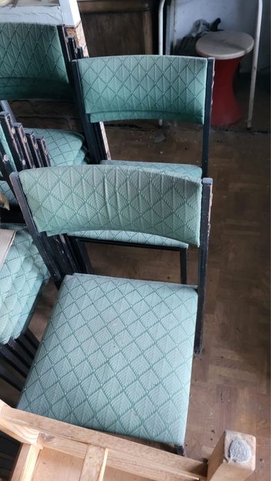 Krzesla po restauracji