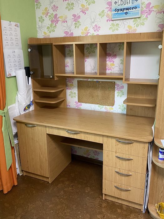 стол/письменный стол/стіл/письмовий стіл/компьютерний стіл/полиці