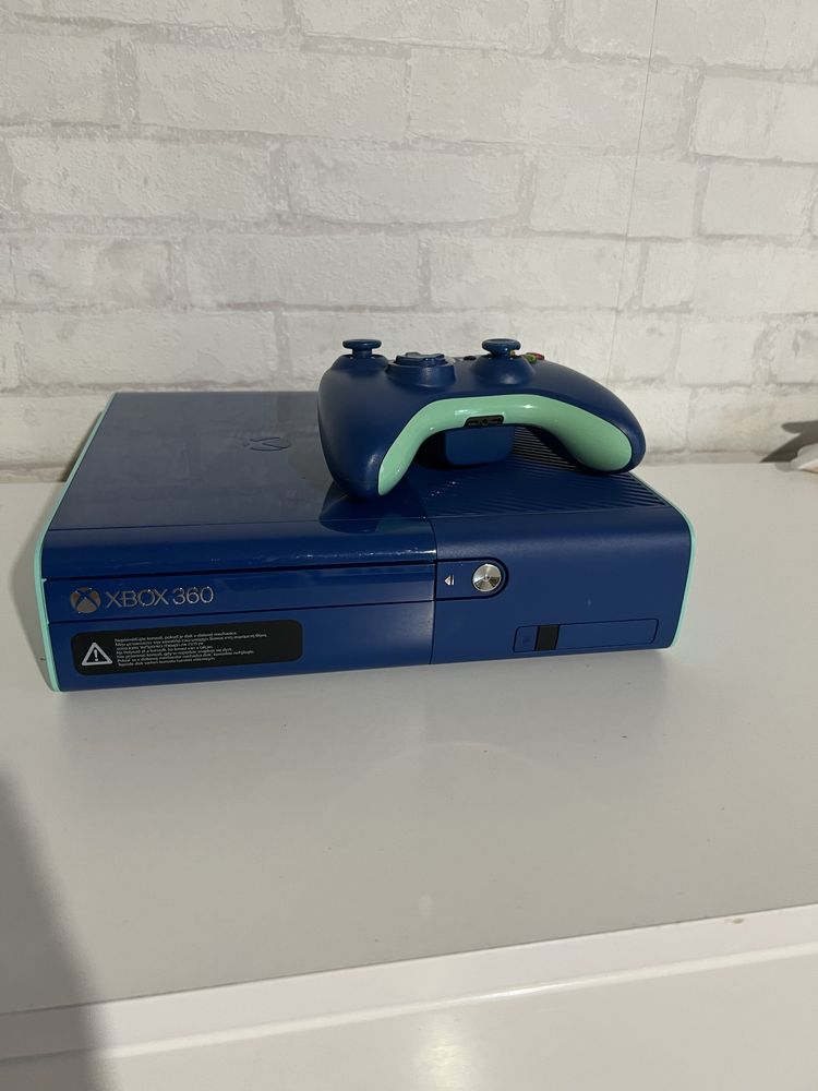 Xbox 360 Limited Edition Blue 500GB