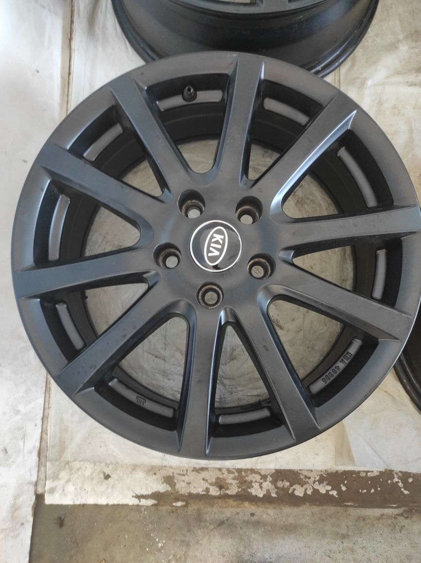 383 Felgi aluminiowe KIA R 17 5x114,3 Bardzo Ładne Czarne