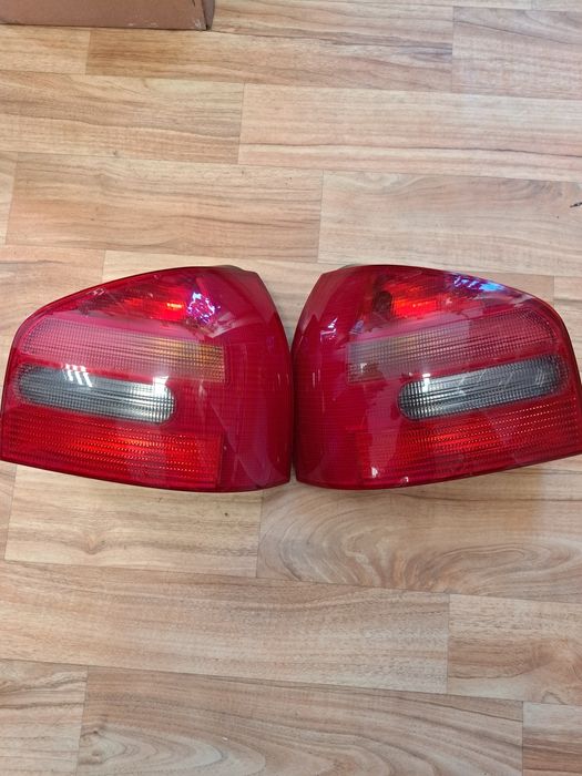 Sprzedam dwie lampy Audi a3 01-02