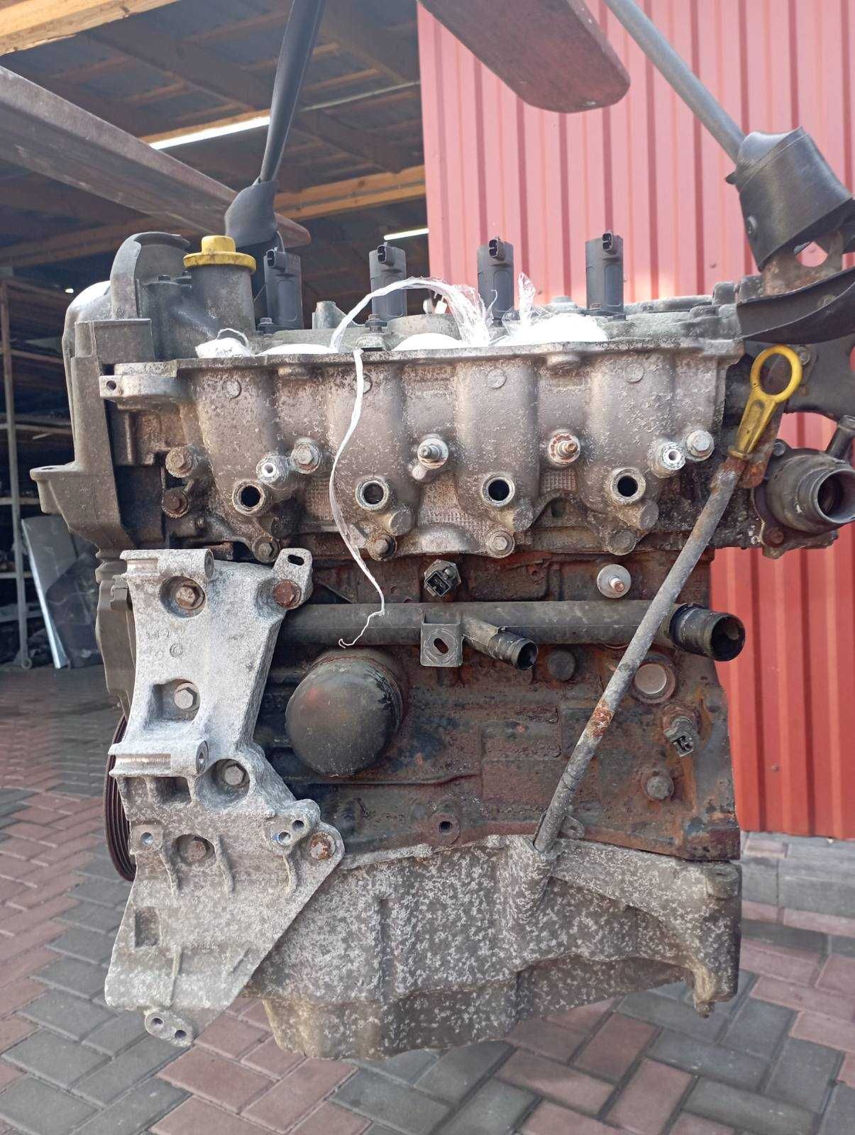 Двигатель 1,6 MPI 16v K4M 696 Dacia Duster